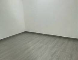  اجار شقه بالعقيله  مقابل السوق 
