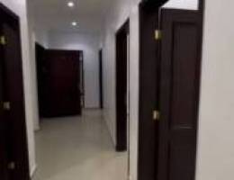  للإجار شقه  نظيفه جدااااا كل شي تحت الكفاله  ٣ غرف كبار و صاله 