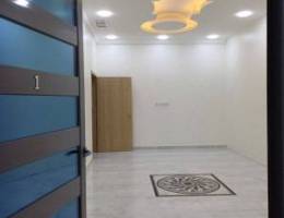 للايجار شقه ارضيه تشطيب ممتاز بغرب عبدالله 