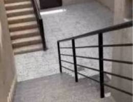  شقة للإيجار في منطقة مبارك الكبير سرداب كامل مع حوش صاقط 
