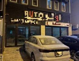  للإيجار محل في الري خلف مجمع الافنيوز 