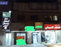  للايجار محل واجهه دور ارضي يصلح مطعم اوصرافه موقع ممتاز بمنطقة الاسواق 