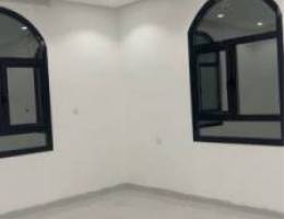  شقه جديده 3 غرفه 1ماستر وصاله وحمامين ومطبخ دور 3 ( حديثي زواج ) 