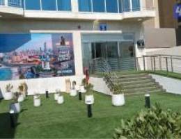  بمنطقه ابو حليفة على البحر غرفتين وصاله  مفروشه بالكامل 