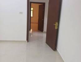  للايجار شقه ٣غرف وصاله وحمامين وغرفه 