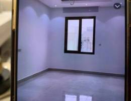 شقة للايجار منطقة غرب عبدالله مبارك قطعه ٥ 