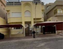  للإيجار فيلا فخمة جدا في مبارك الكبير 
