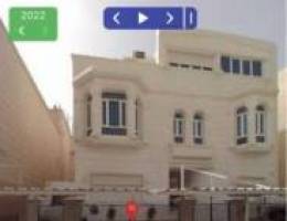  للايجار شقه دور اول كامل ٤ غرف نوم وصاله ٣حمامات موقف سيارتين / سنترال 