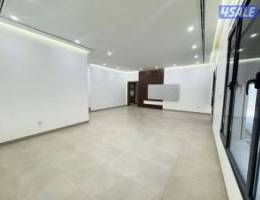  للإيجار دور أرضي ابو فطيرة ٤ غرف ماستر وغرفة غسيل وغرفة (خاد) 