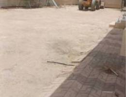  للإيجار دور ارضي كامل معا حديقة كبيره في عبدالله مبارك ق٢ 