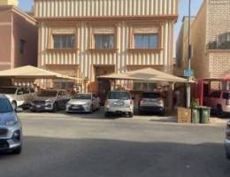  للإيجار دور ونص وحوش 