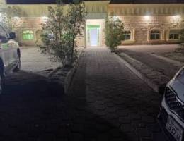  للايجار اسطبلات الجهراء ديوانية وغرفة ودورة مياه 