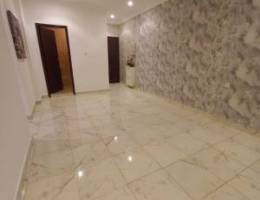  للإيجار شقه في ميدان حولي 