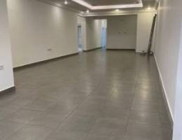  للإيجار شقه في الروضه 