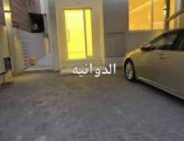  للإيجار فيلا   في جابر الاحمد قطعه ٧   دورين و ربع مع روف كبير 