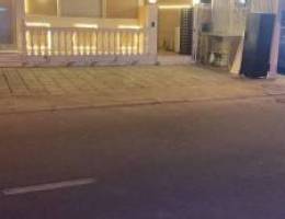  للإيجار بالأندلس دور ثاني كامل 5 غرف نوم وغرفة خ وغرفة س سنترال مصعد 
