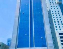 مكاتب تجاريه  للإيجار  مع وجود ساحه كبيره للسيارات 