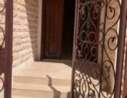  للإيجار بيت دورين وربع المساحة 200 م نص فيلا 