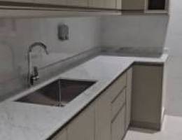  3غرف وحده منهم ماستر غرفة خ مع حمام صاله مطبخ مصعد عائله وافدين +كويتي 