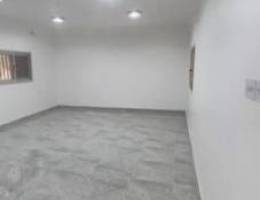  للايجار بيت حكومة الرقة ق2 مجدد نظيف 
