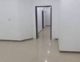  للايجار دور ارضي مع دوانية بالعقيلة 