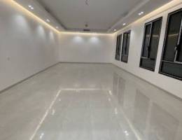  للايجار دور ارضي اول ساكن بالوفره ق٥ 