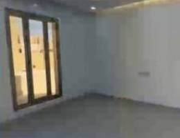  للايجار شقة مع بلكونة في الرقة ق6 