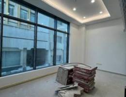  محلات تجارية مع فترة سماح للإيجار في المرقاب 