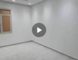  للإيجار شقة في جنوب عبدالله المبارك ٣٠٠ دينار 