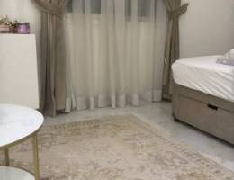  شقه 3 غرف وصاله 3 حمامات ومطبخ وغرفة الخادمه 