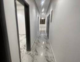  للإيجار شقه ف جنوب عبدالله المبارك تتكون من ٣غرف وصاله و٣حمام لم تسكن 