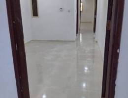  شقة غرفة وصاله و مطبخ وحمام للايجار. قريب مستشفى الحهراء.  شبه جديده 