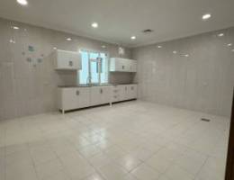  للايجار دور كامل بالعمريه 