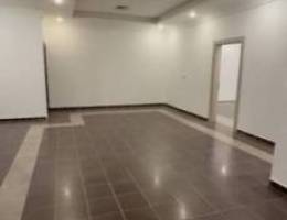  للايجار شقة كبيرة في الفنيطيس 