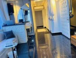  للبيع شقه مفروش عالبحر ابوحليفه  غرفتين حمامين صاله ومطبخ طريق لساحلي 