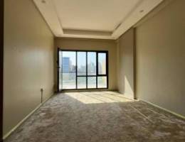  شقة مع تراس للإيجار في السالمية 