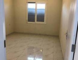  غرفتين وحده منهم ماستر مع منزع +صاله+حمام+ مطبخ + غرفة عاامله مع حمام 