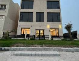  للايجار شاليه برايفت صف أول على البحر مباشره 