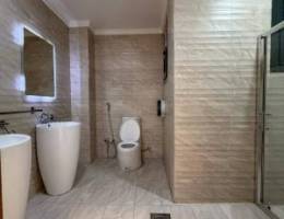  مكتب للاجار مساحة ٣١٠ متر 