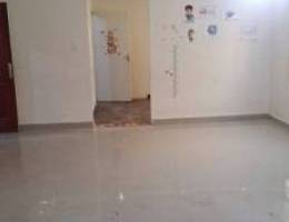  شقه تجاري بالمنقف تصلح كصالون نساءي او خياط نساءي والعديد من الانشطه 