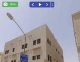  عايله صغيره مصعد مواقف مضلات 