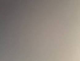  للايجار شقة ثلاث غرف وحده ماستر وصاله ومطبخ وحمامين للمعاريس فقط 