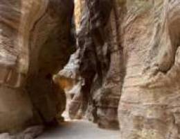  للايجار شقتين بصباح الاحمد ٥ غ و٤ غ للجادين فقط c3 