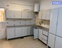  للعوائل فقط بيت ثلاث ادوار بالفردوس ق1 والدور الرابع غرفة وحمام 