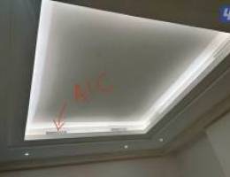  للإيجار شقه بدون مصعد ثلاث غرف وحمامين ومطبخ 