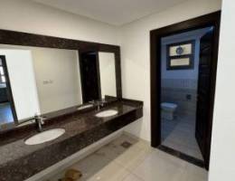  مشرف دور ارضي مع حوش، 