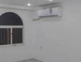  شقة للايجار  دور ارضي في صباح السالم 