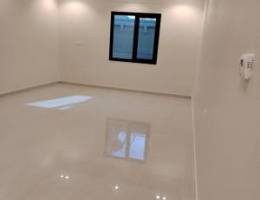  للإيجار شقة  ( أول ساكن ) بالدور الثاني \nالعارضية قطعة 3 : 4 غرف نوم ( 