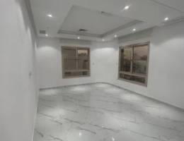  للايجار في السرة شقه للمعاريس 