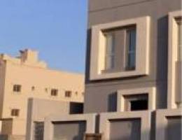  شقة صالة كبيره ٣ غرف نوم منهم وحدة ماستر ومطبخ و٢ حمام وبلكونه 